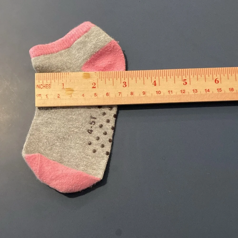 Girls socks 4 to 5T. EUC. Has some wear from washing and wearing. 6 pairs.